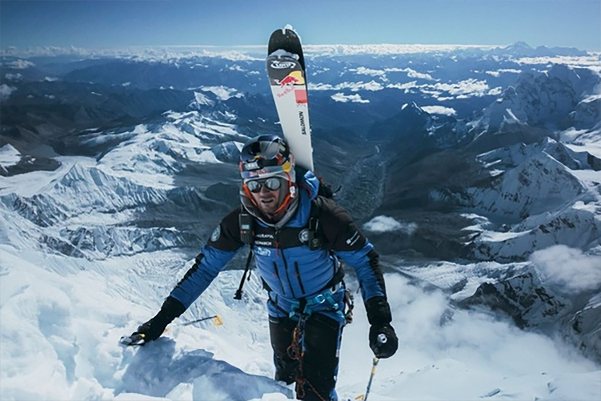 Zapanjujući rekord na Everestu: Poljak se spustio sa vrha na skijama i bez dodatnog kiseonika