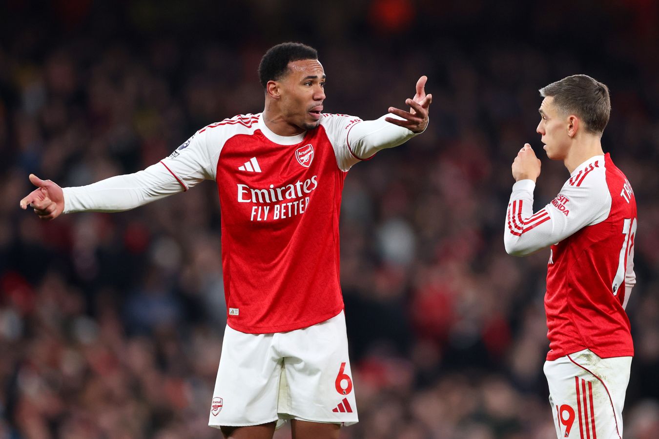 Arsenal do utakmice sa Mančester junajtedom nije primio tri gola u 121. utakmici. Keriku pripao još jedan derbi!