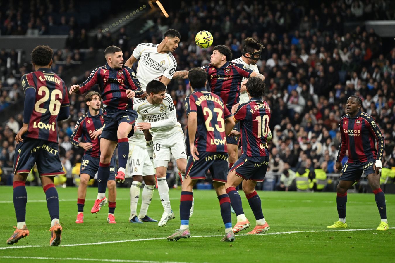 „Florentino, ostavka!“ Navijači izviždali Real Madrid. Igrači: Podržavaju nas samo kada nam ide dobro. Mbape brani Vinisijusa od kritika