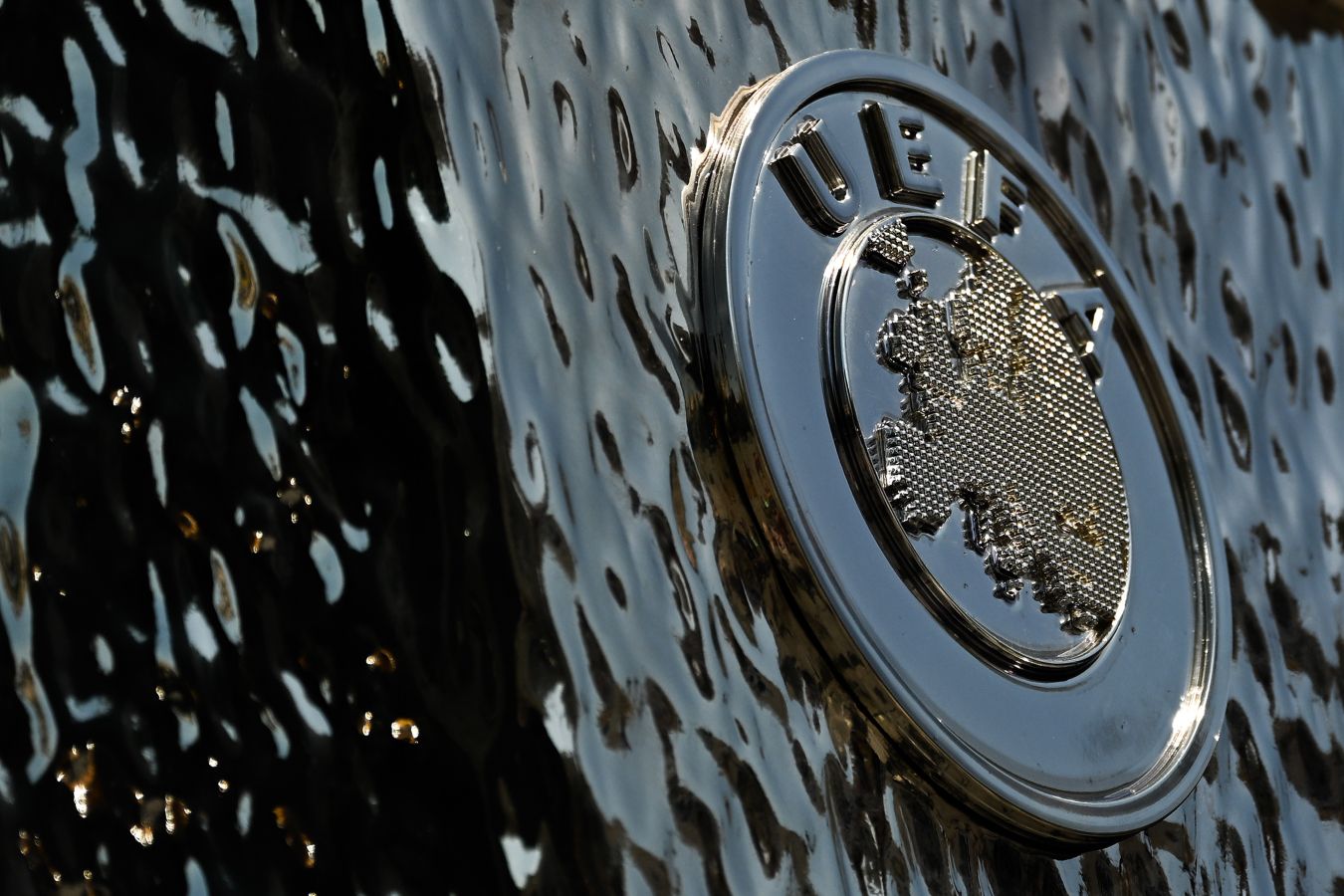 UEFA pokreće istragu o incidentu sa Vinisijusom na utakmici Benfika – Real Madrid. Brazilska fudbalska federacija: „Izražavamo solidarnost sa žrtvom još jednog čina rasizma.“